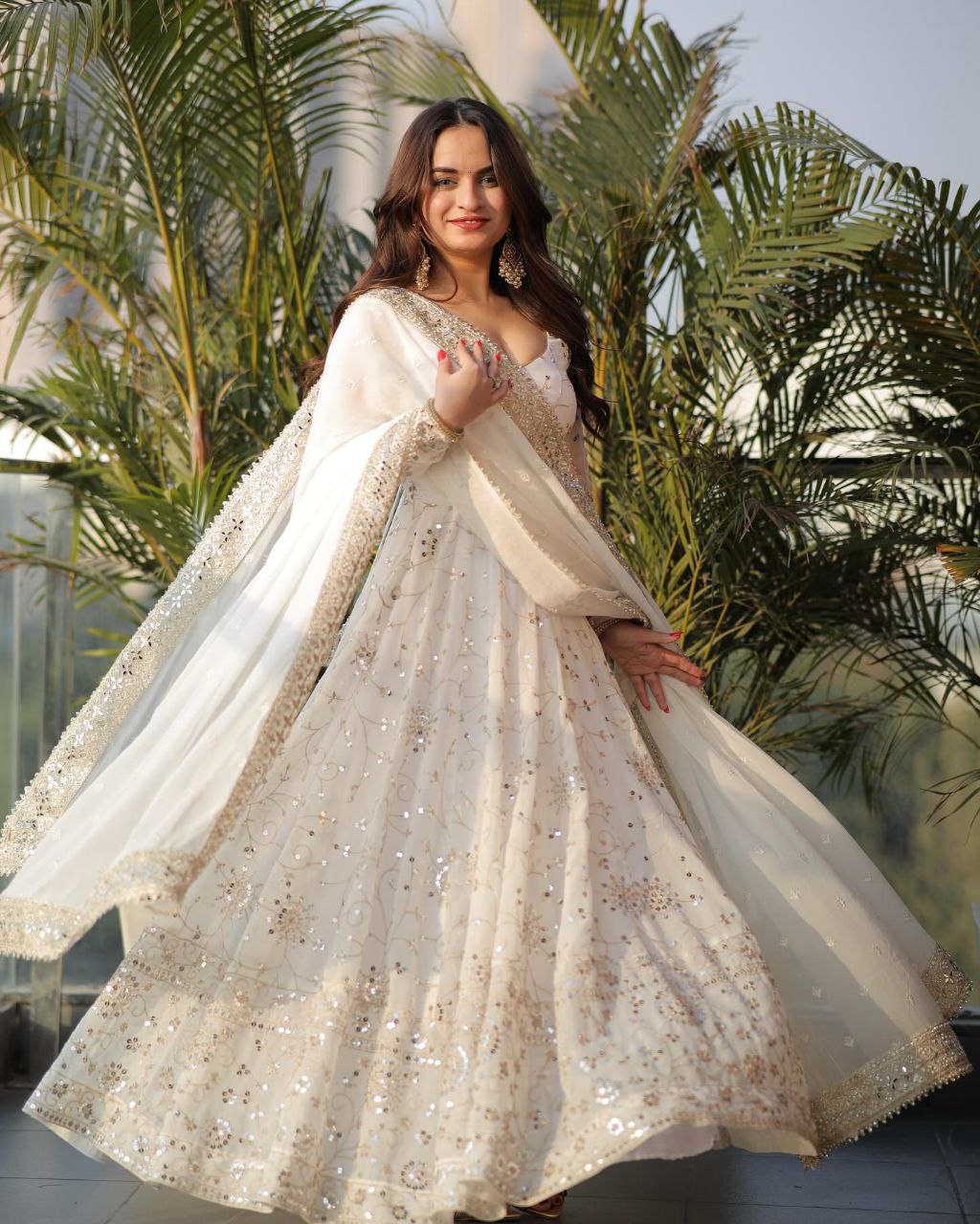 White Princess Anarkali in Golden Embroidery Suit Set Trinari White Princess Anarkali in Golden Embroidery Suit Set Trinari