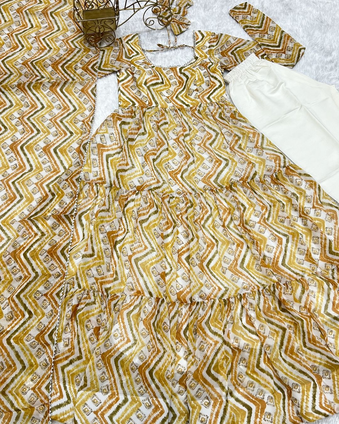 Ameyaa Off White Georgette Anarkali Suit Set