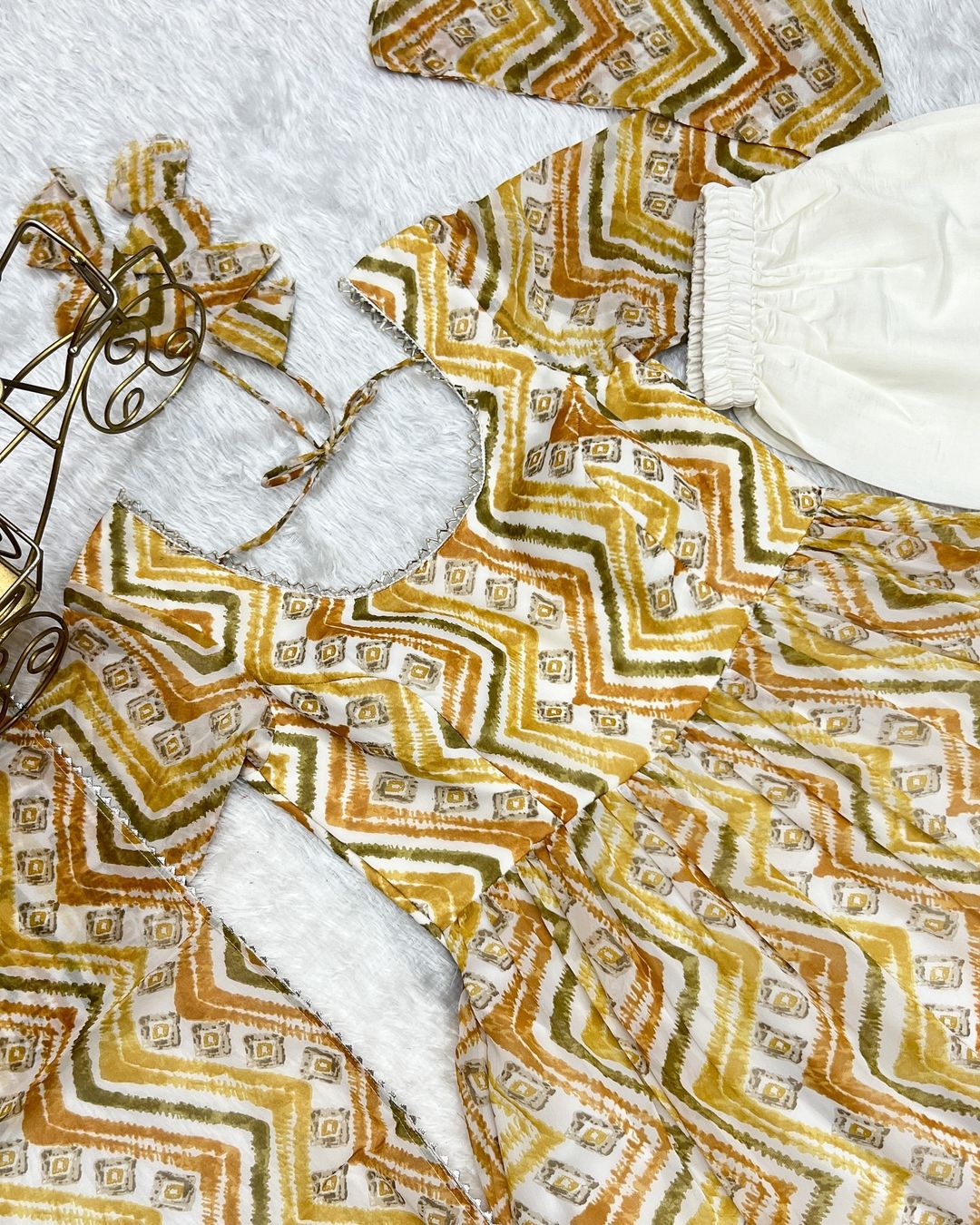 Ameyaa Off White Georgette Anarkali Suit Set