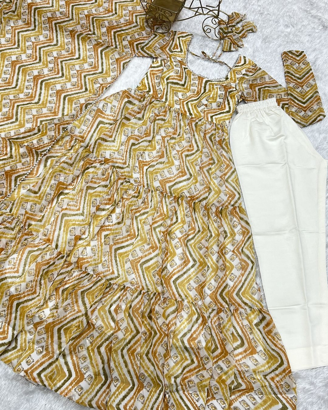 Ameyaa Off White Georgette Anarkali Suit Set