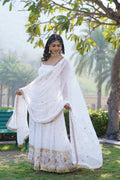 Jiva white georgette sleeveless anarkali gown set