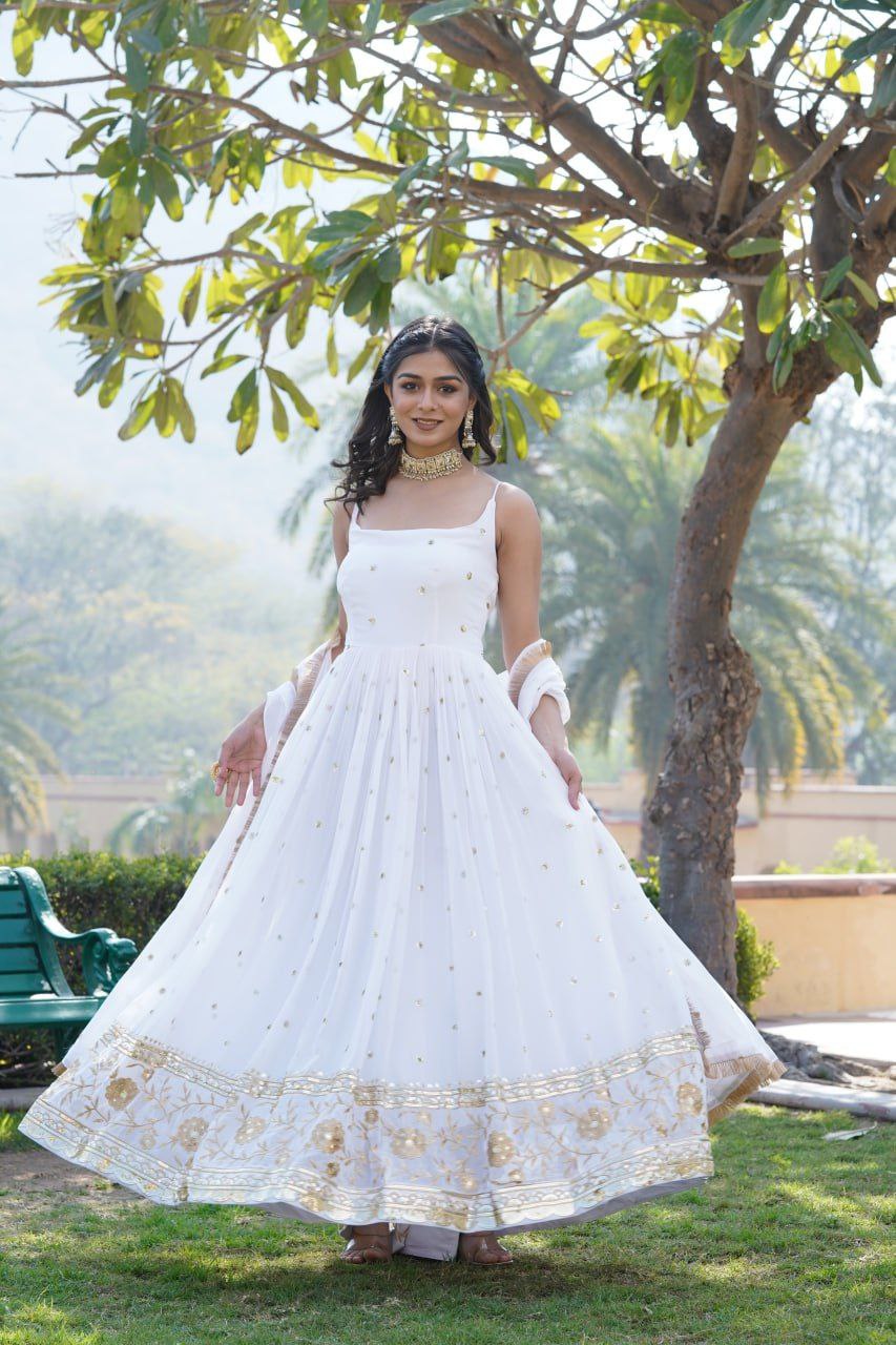 Jiva white georgette sleeveless anarkali gown set