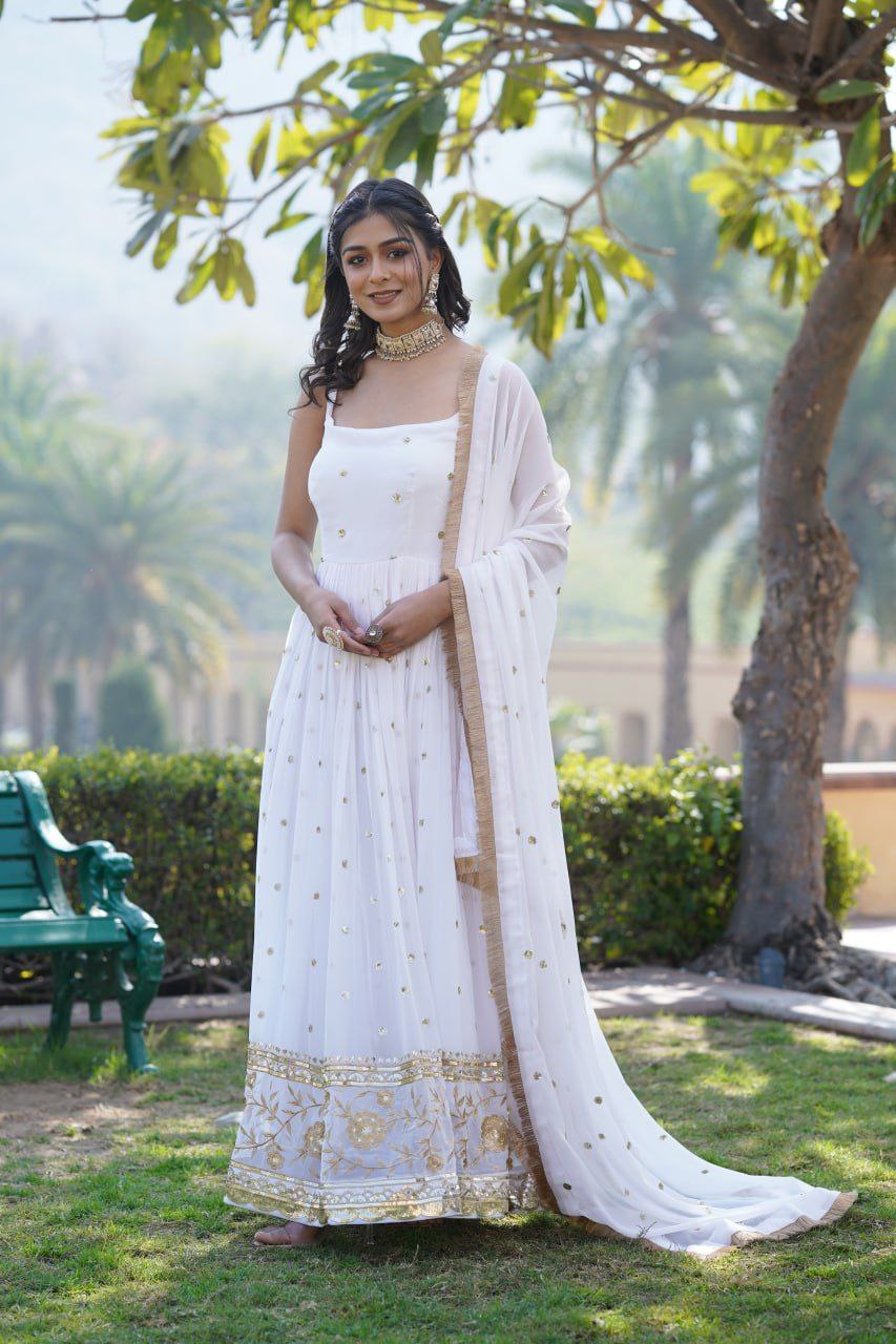 Jiva white georgette sleeveless anarkali gown set