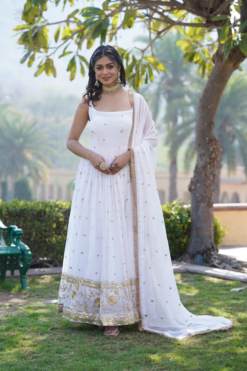Jiva white georgette sleeveless anarkali gown set