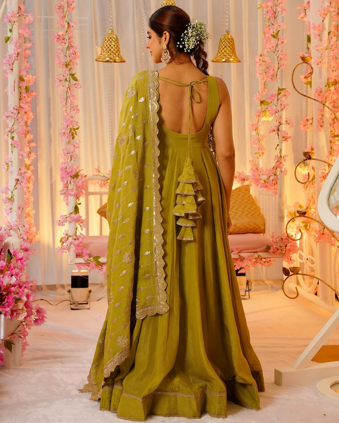 Dviti Green Chinon Silk Sleeveless Embroidery Gown Set