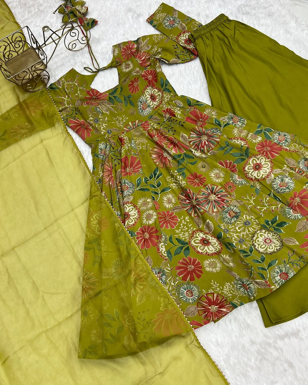 Karisma Green Kurti Plazzo Set – Roman Silk Chanderi kurti with discharge print, paired with plain Roman silk plazzo and soft tabby organza dupatta with lace border; lightweight, elegant ethnic set ideal for festive, office, or casual wear.
