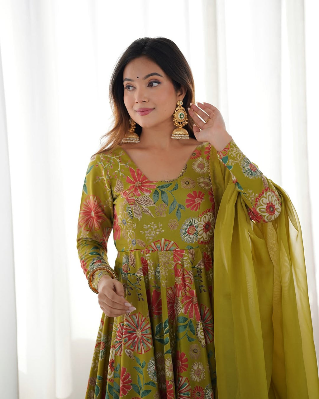 Karisma Green Kurti Plazzo Set – Roman Silk Chanderi kurti with discharge print, paired with plain Roman silk plazzo and soft tabby organza dupatta with lace border; lightweight, elegant ethnic set ideal for festive, office, or casual wear.
