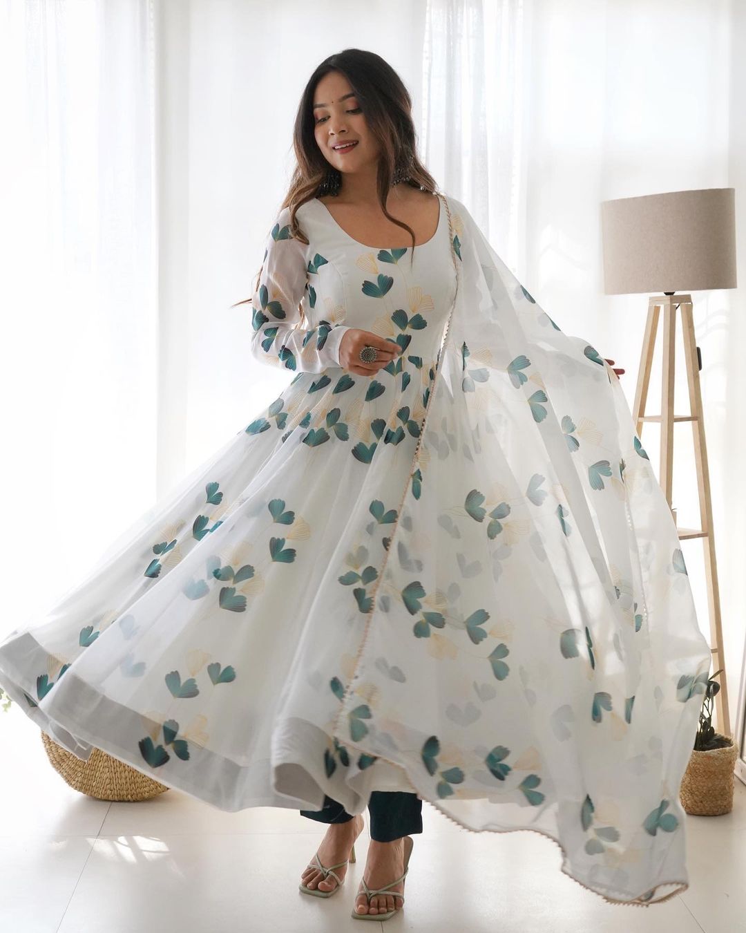 Mahira White Flair Organza Anarkali Suit Set