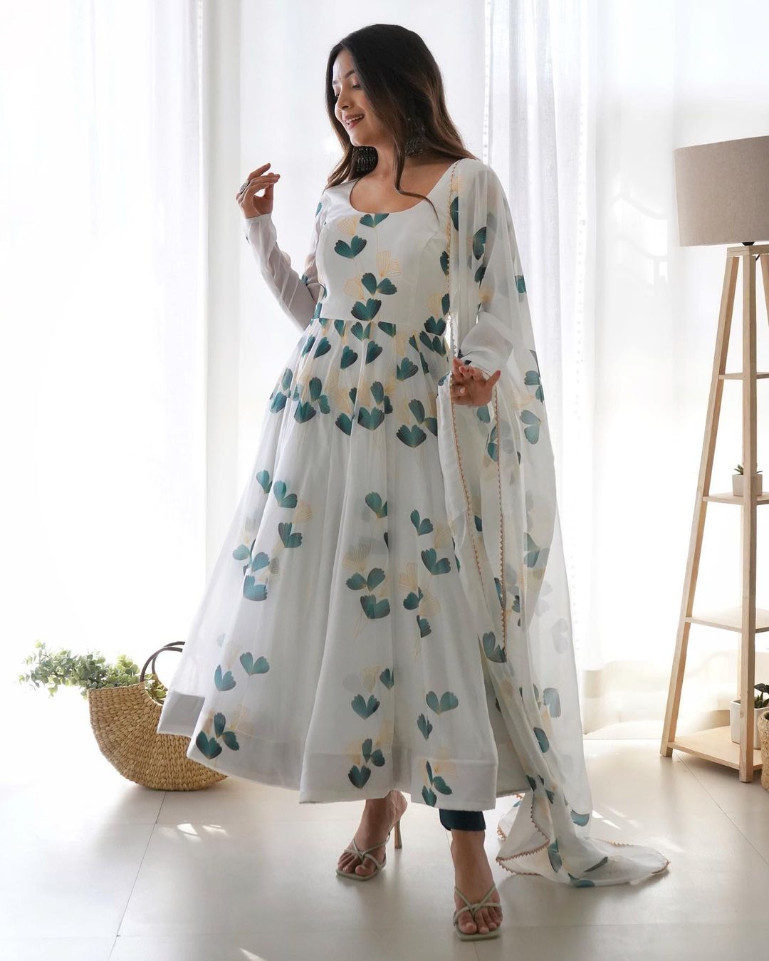 Mahira White Flair Organza Anarkali Suit Set
