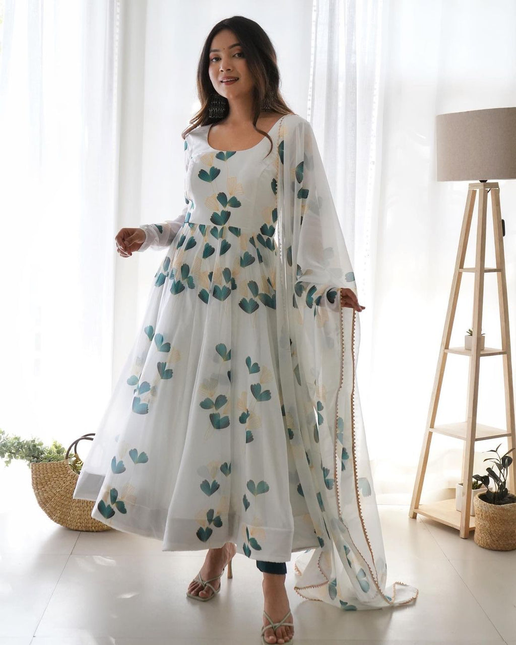Mahira White Flair Organza Anarkali Suit Set