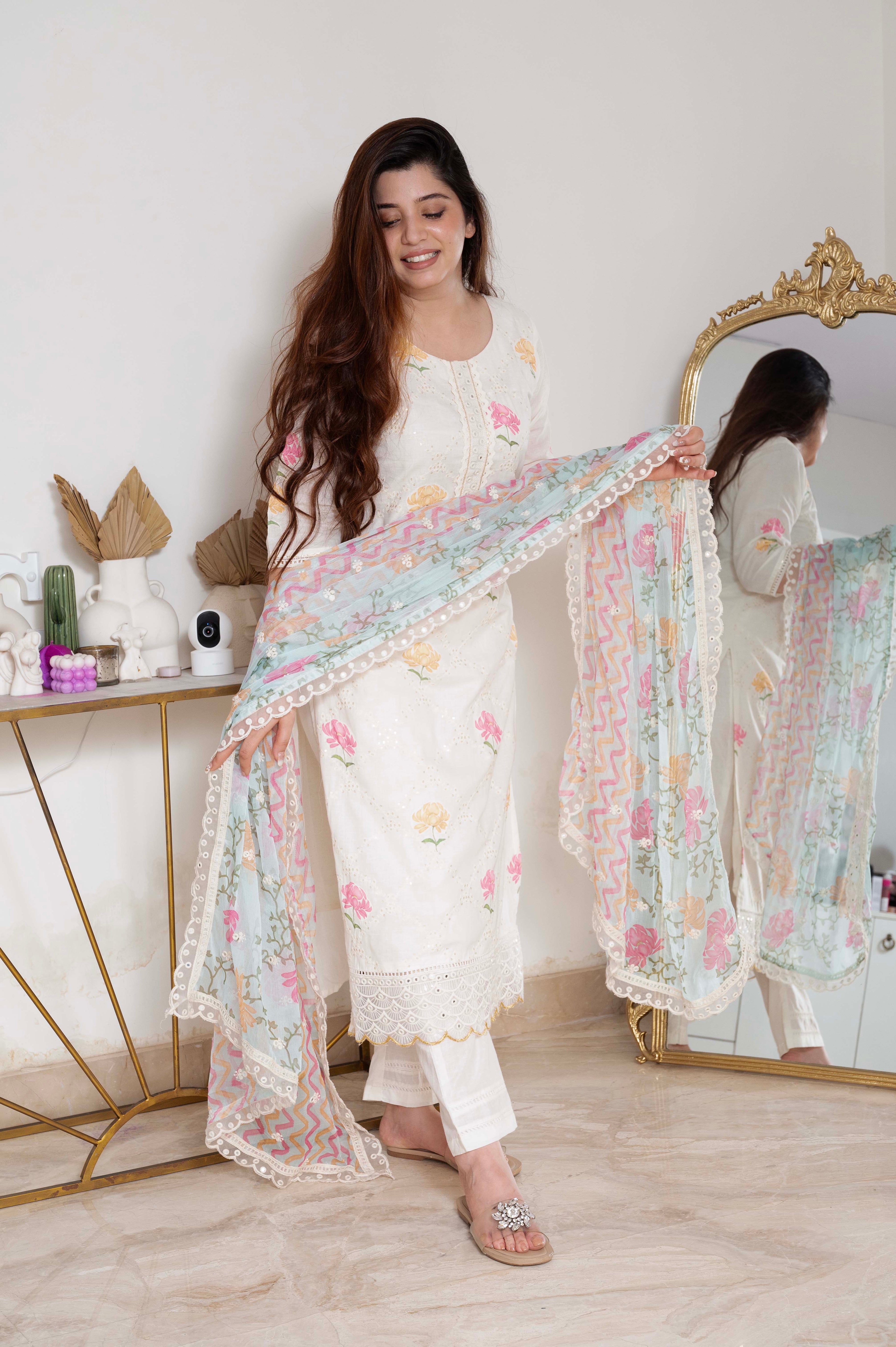 Vedavati White Cotton Printed Kurti Set