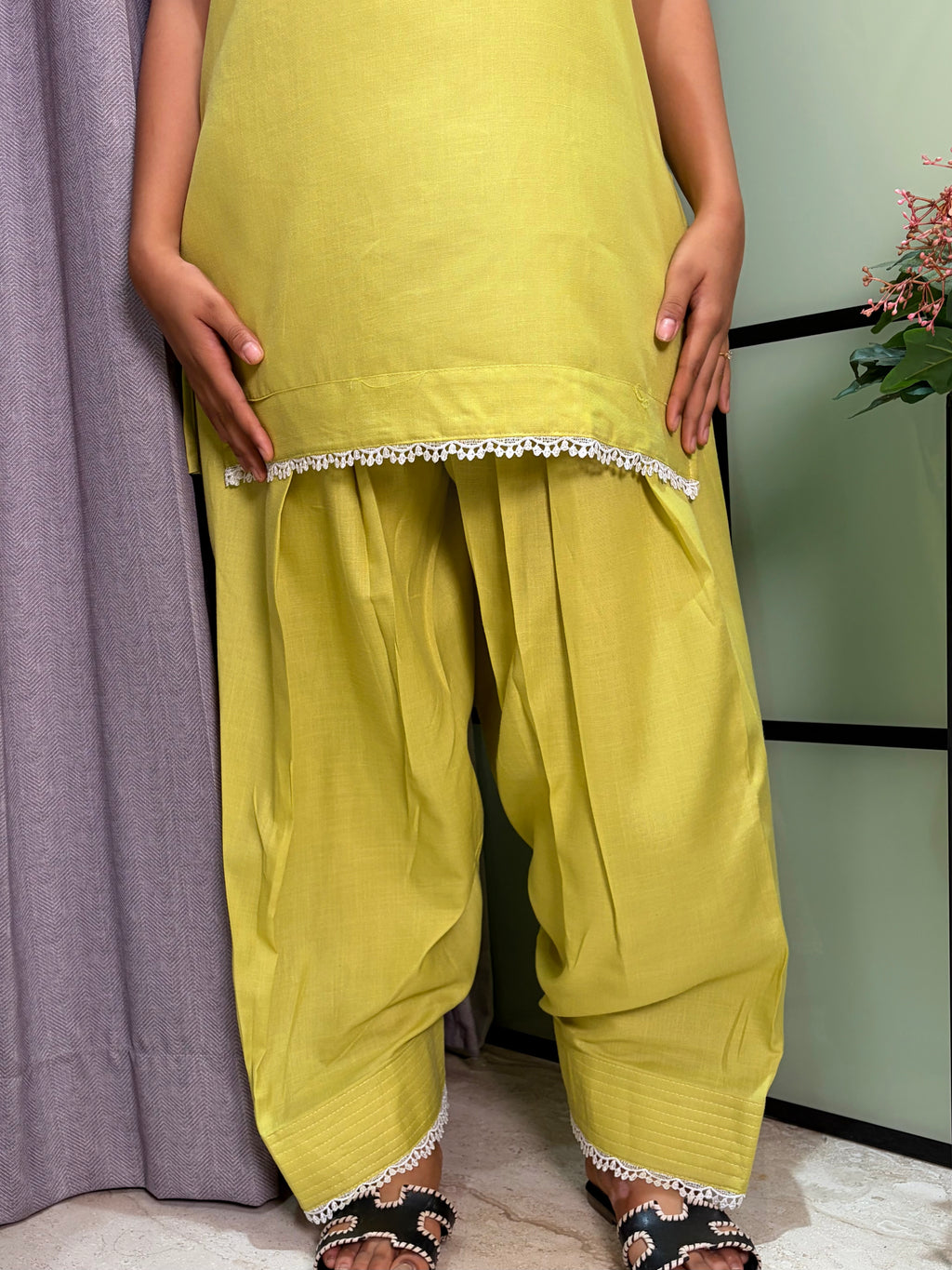 Cotton Flux With A Graceful Farsi Salwar And Delicate Thread Lace Detailing