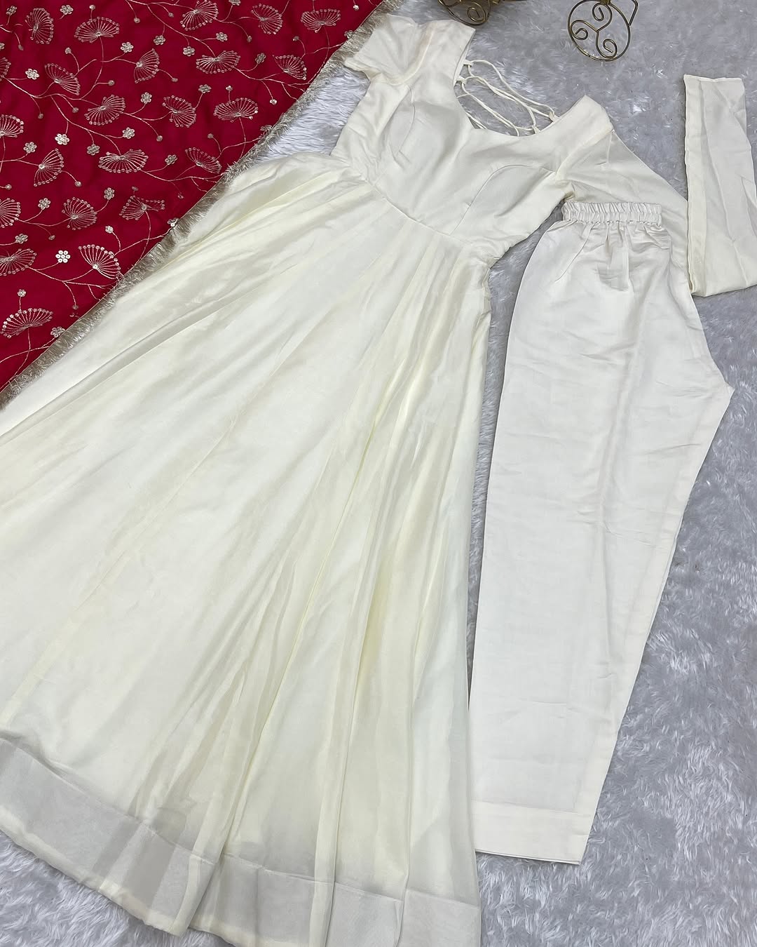 Saesha White Vichitra Silk Anarkali Gown Pink Dupatta Set