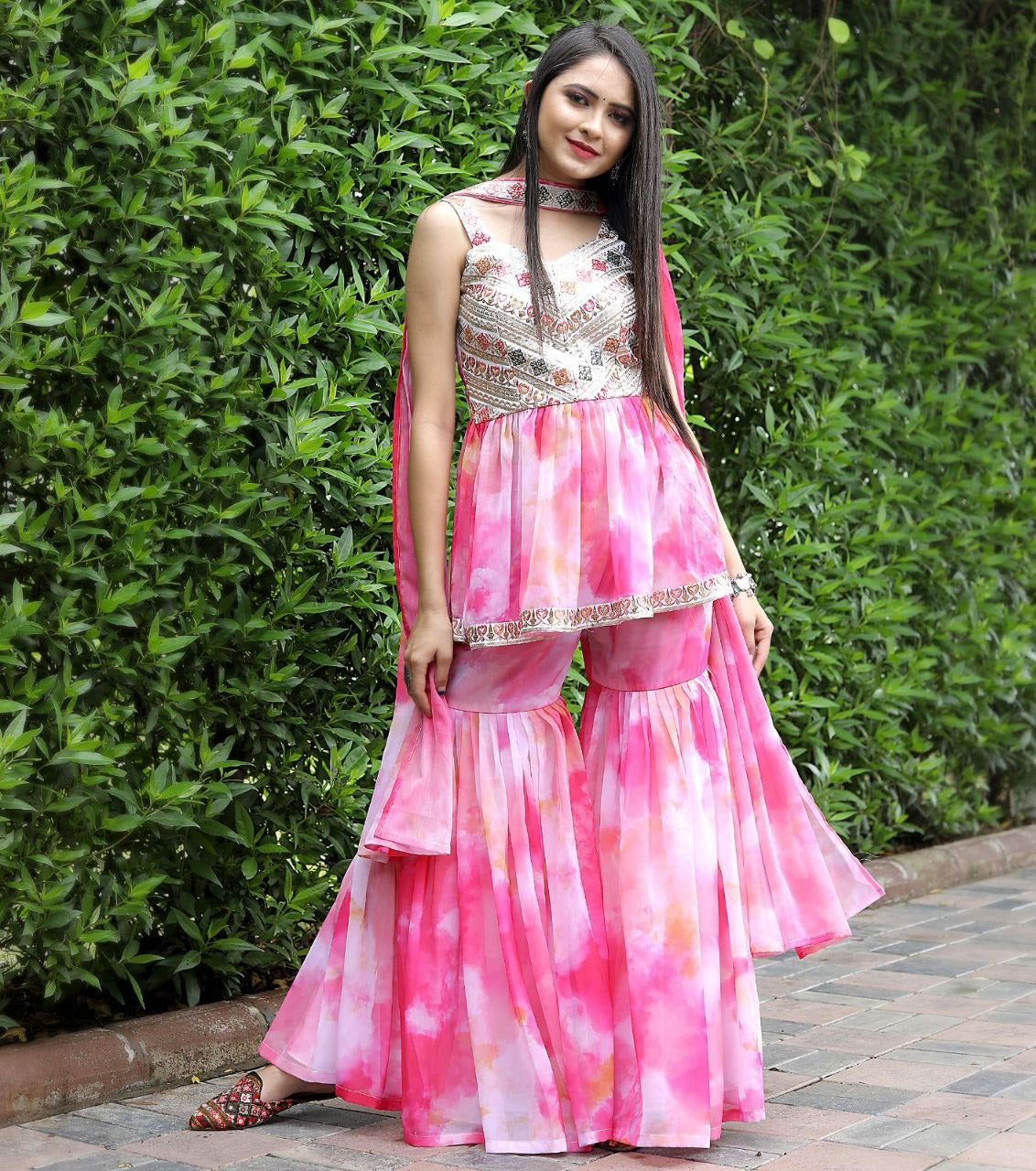 Stylish gulabi sharara set for festive wear