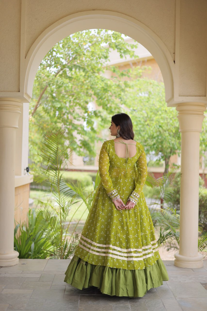Eesha Green Kora Cotton Bandhni Lehenga & Kurti Set