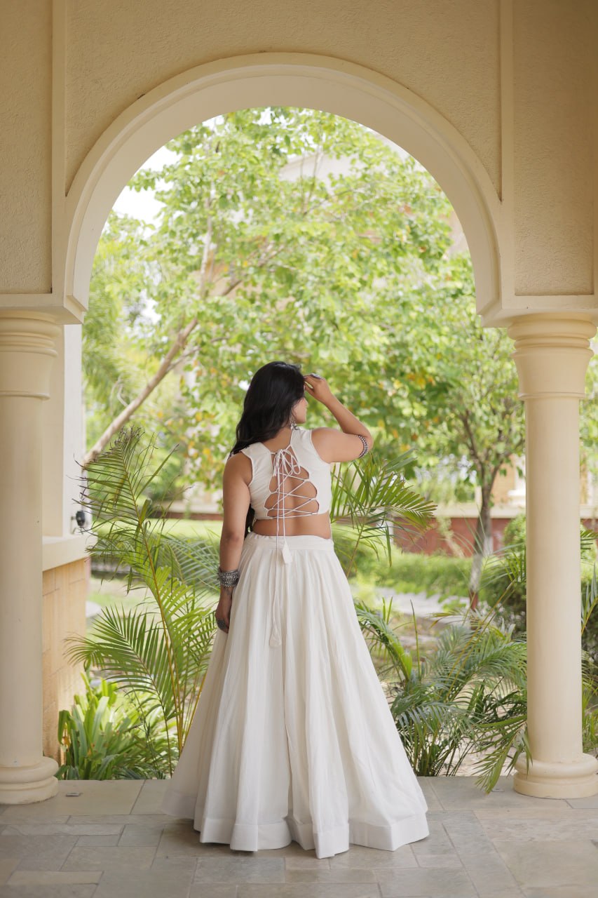Ekta White Cora Cotton Gamthi Embroidered Lehenga Choli