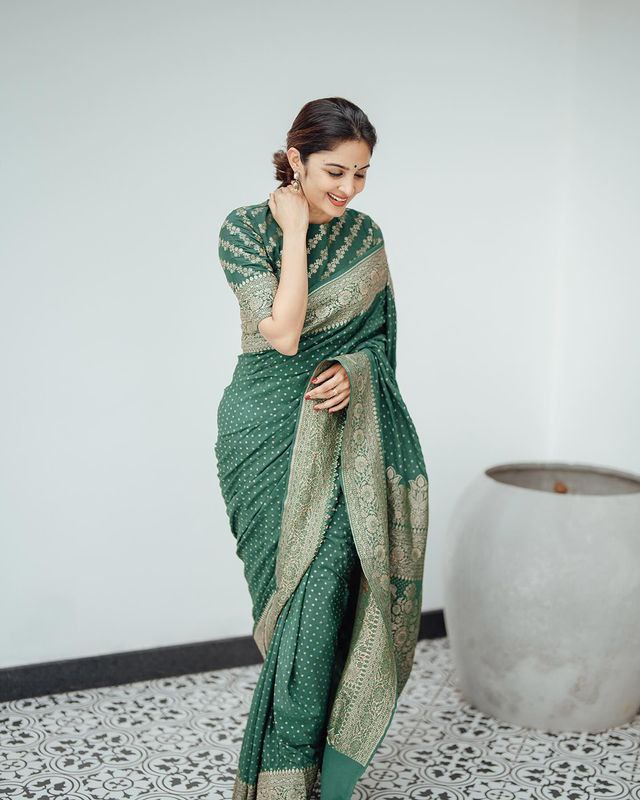Vamika Green Pure Banarasi Silk Saree