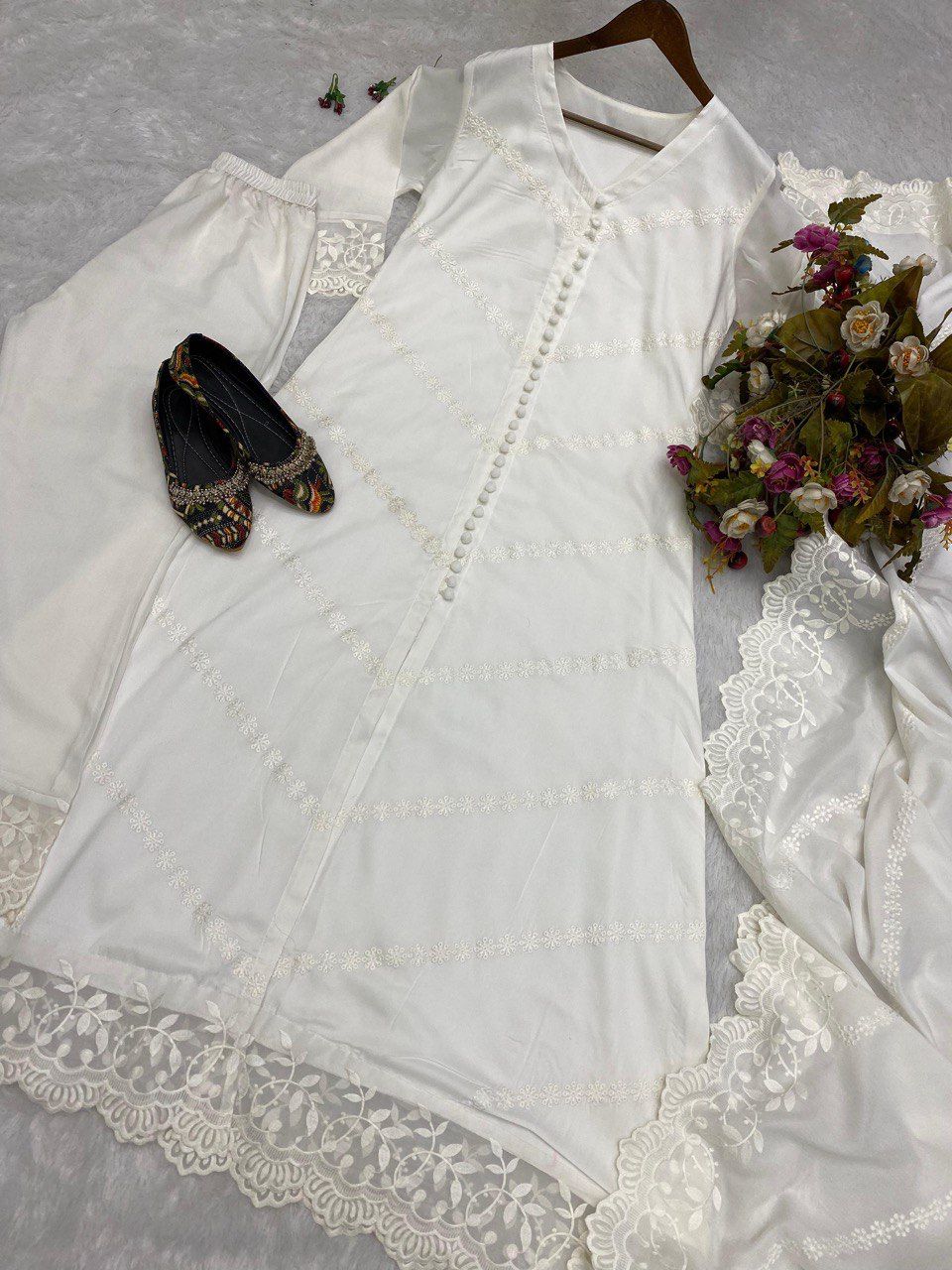 Prabhavati White Muslin Embroidered Kurti Set