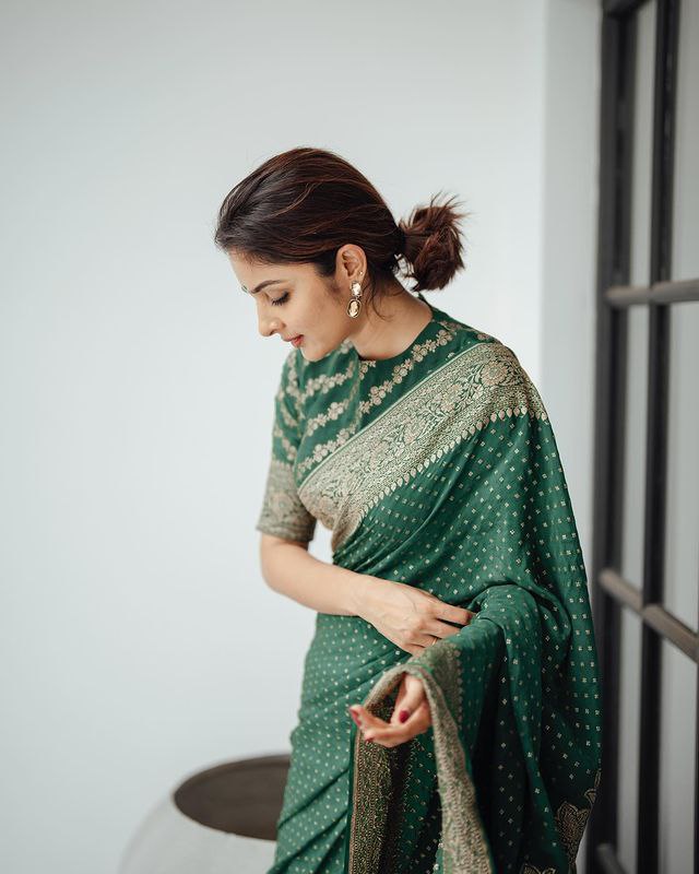 Vamika Green Pure Banarasi Silk Saree