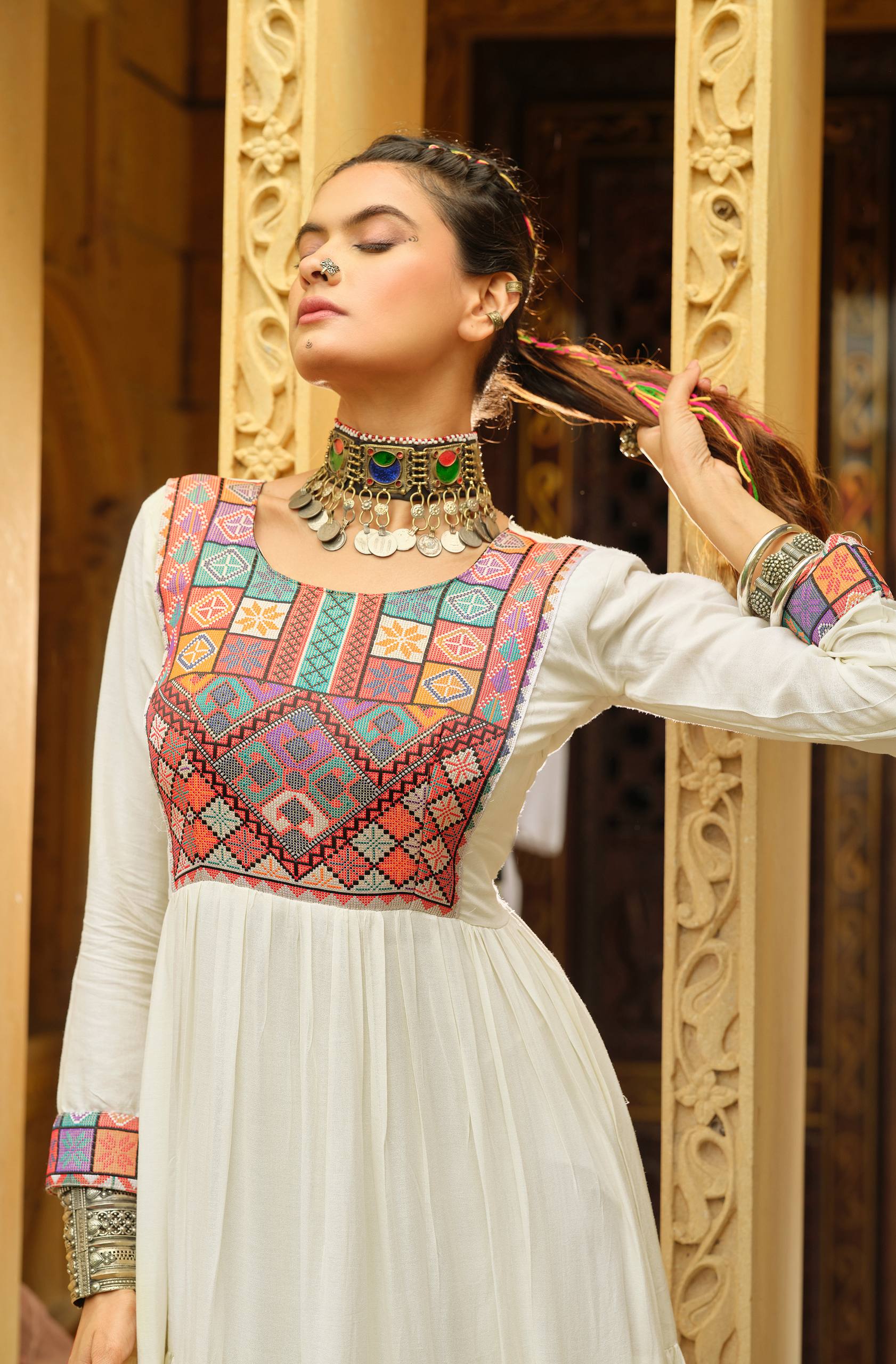 Off-White Pure Rayon Gamthi Jacquard Weaving Lace Border Three Layer Ruffle Flair Gown