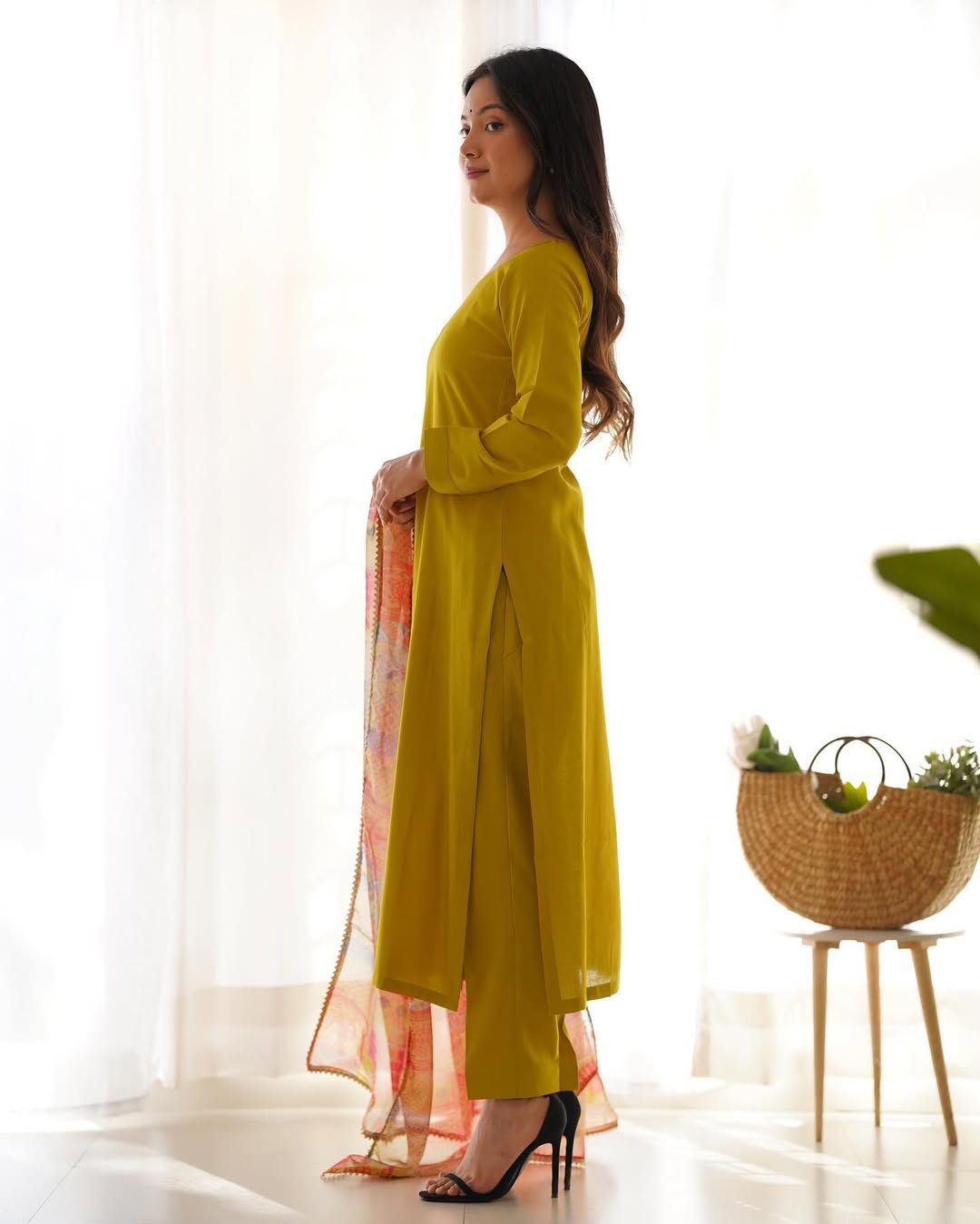 Vedanya Viscose Yellow Straight Kurti Set