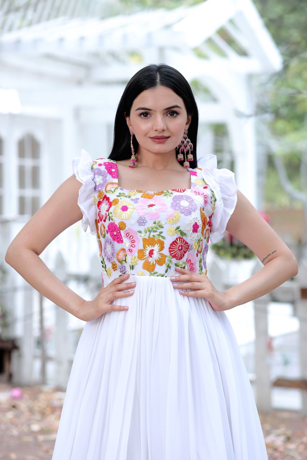 Glamorous Reverie: Sequin-Adorned Multi-thread Gown Delight