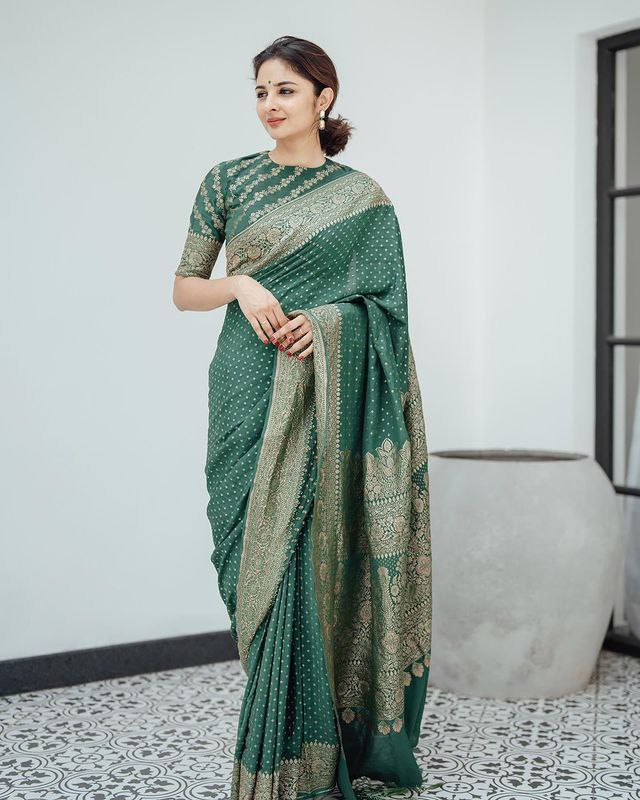 Vamika Green Pure Banarasi Silk Saree