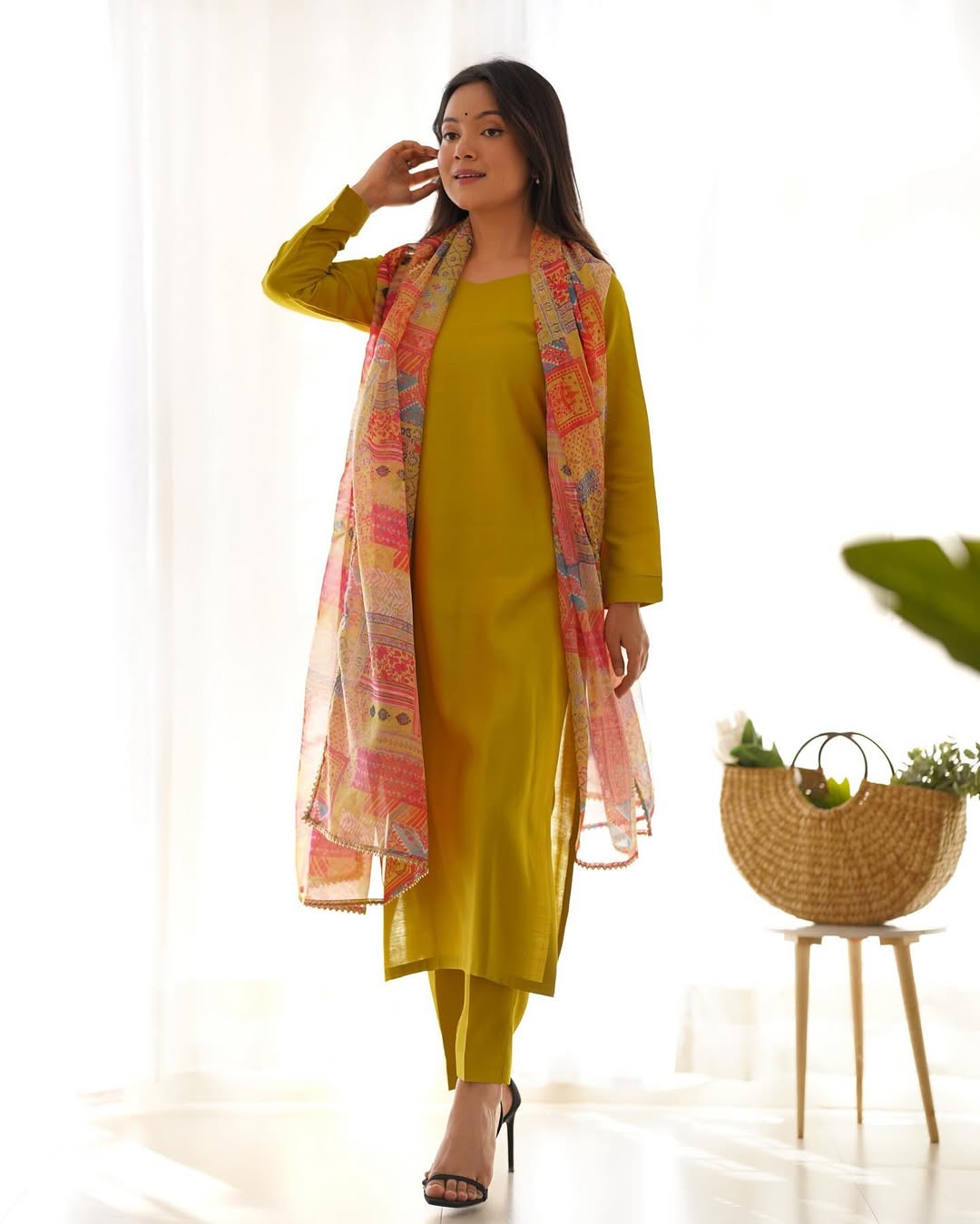 Vedanya Viscose Yellow Straight Kurti Set