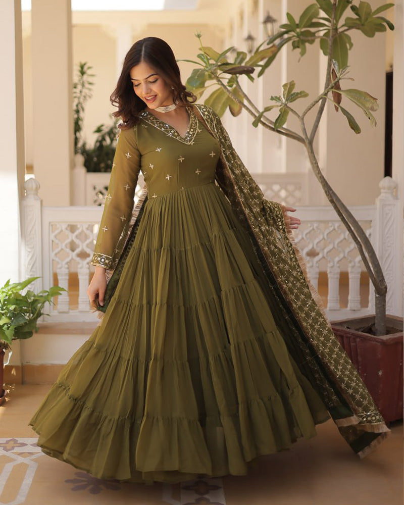 Ridhika Mehndi Green Georgette Anarkali Gown Suit Set M Ridhika Mehndi Green Georgette Anarkali Gown Suit Set M