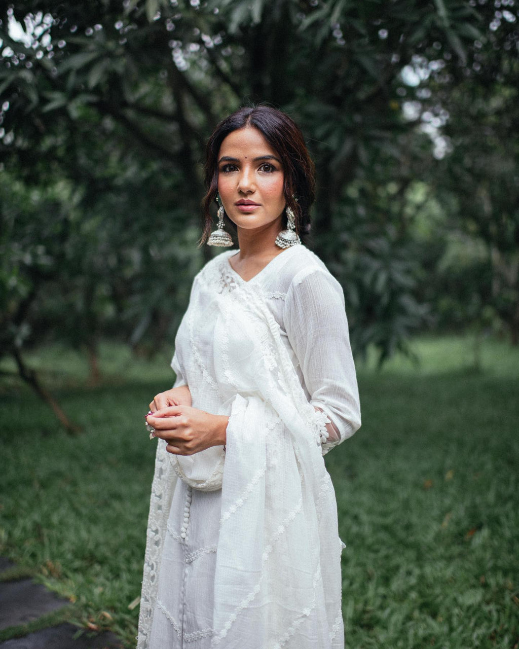 Prabhavati White Muslin Embroidered Kurti Set