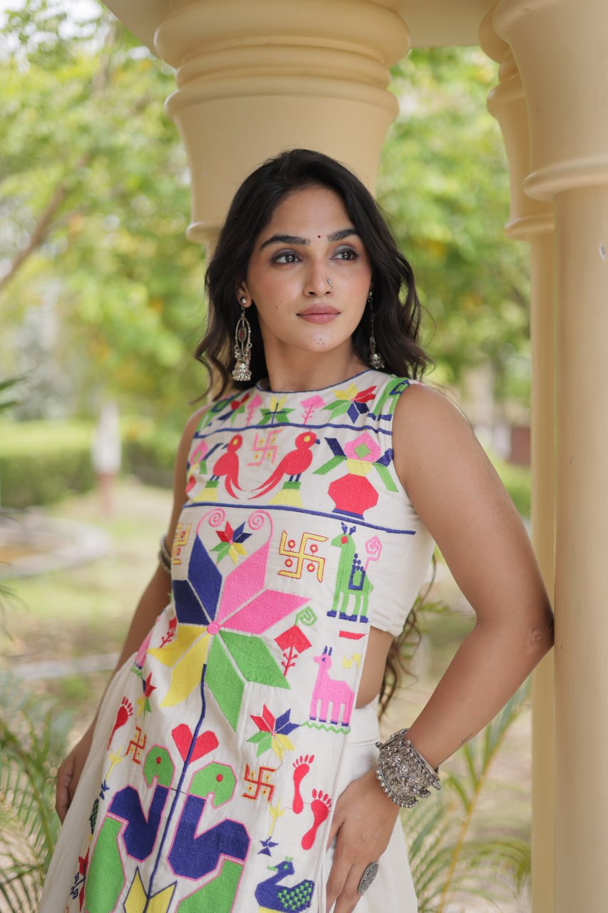 Ekta White Cora Cotton Gamthi Embroidered Lehenga Choli