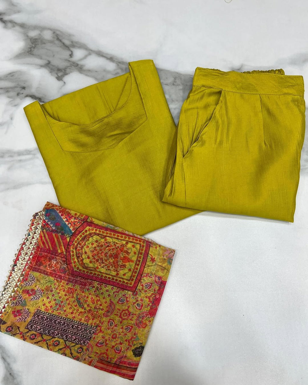 Vedanya Viscose Yellow Straight Kurti Set