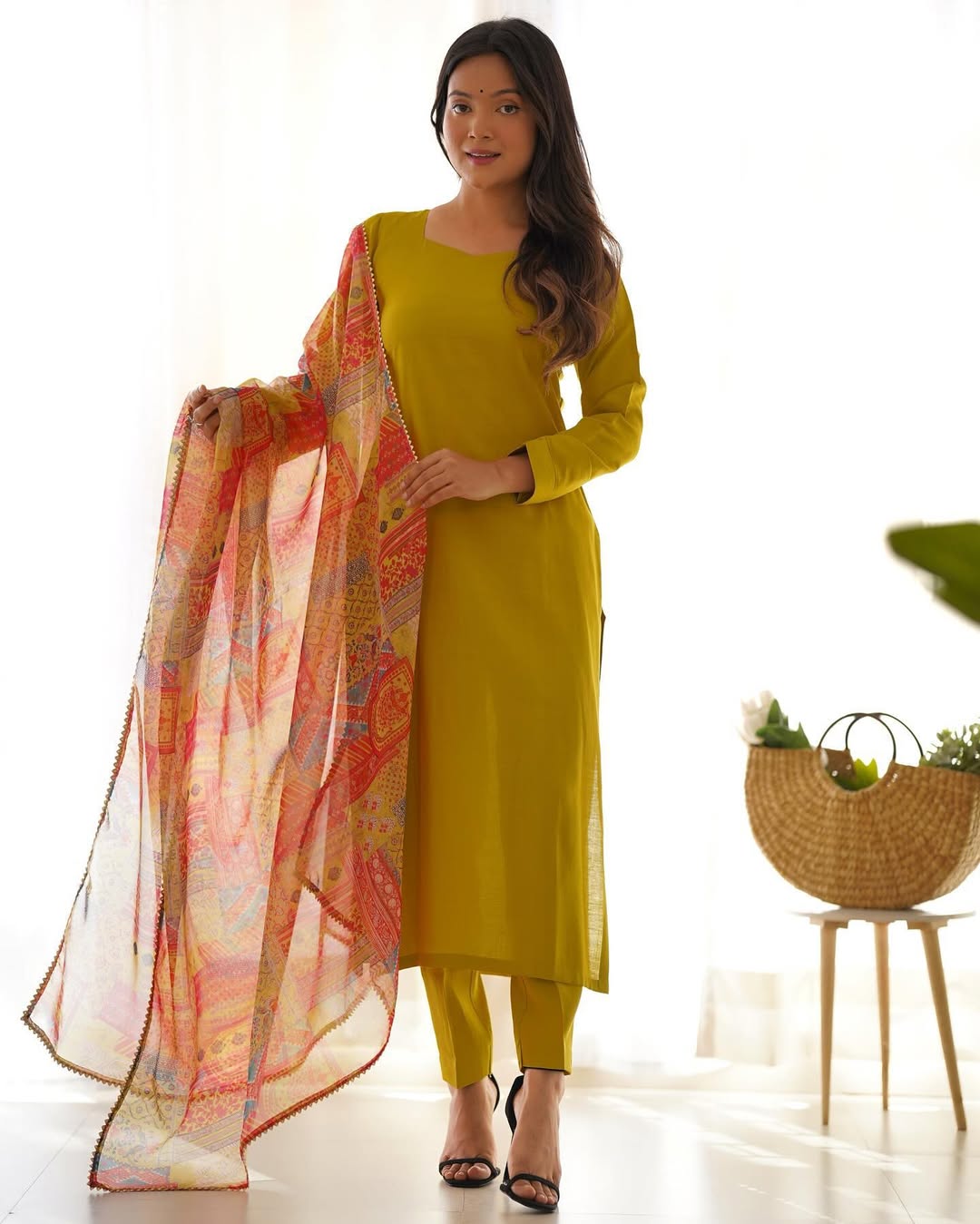 Vedanya Viscose Yellow Straight Kurti Set