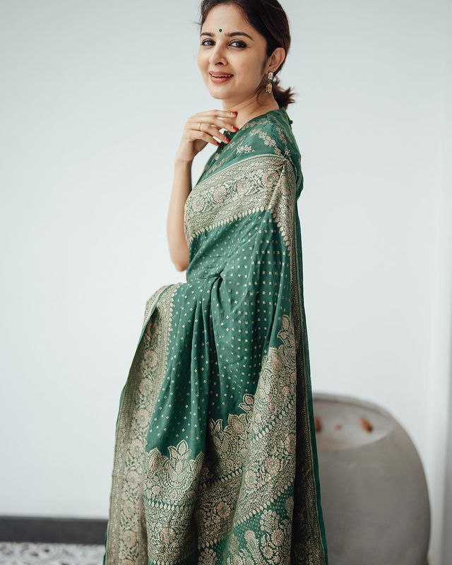 Vamika Green Pure Banarasi Silk Saree