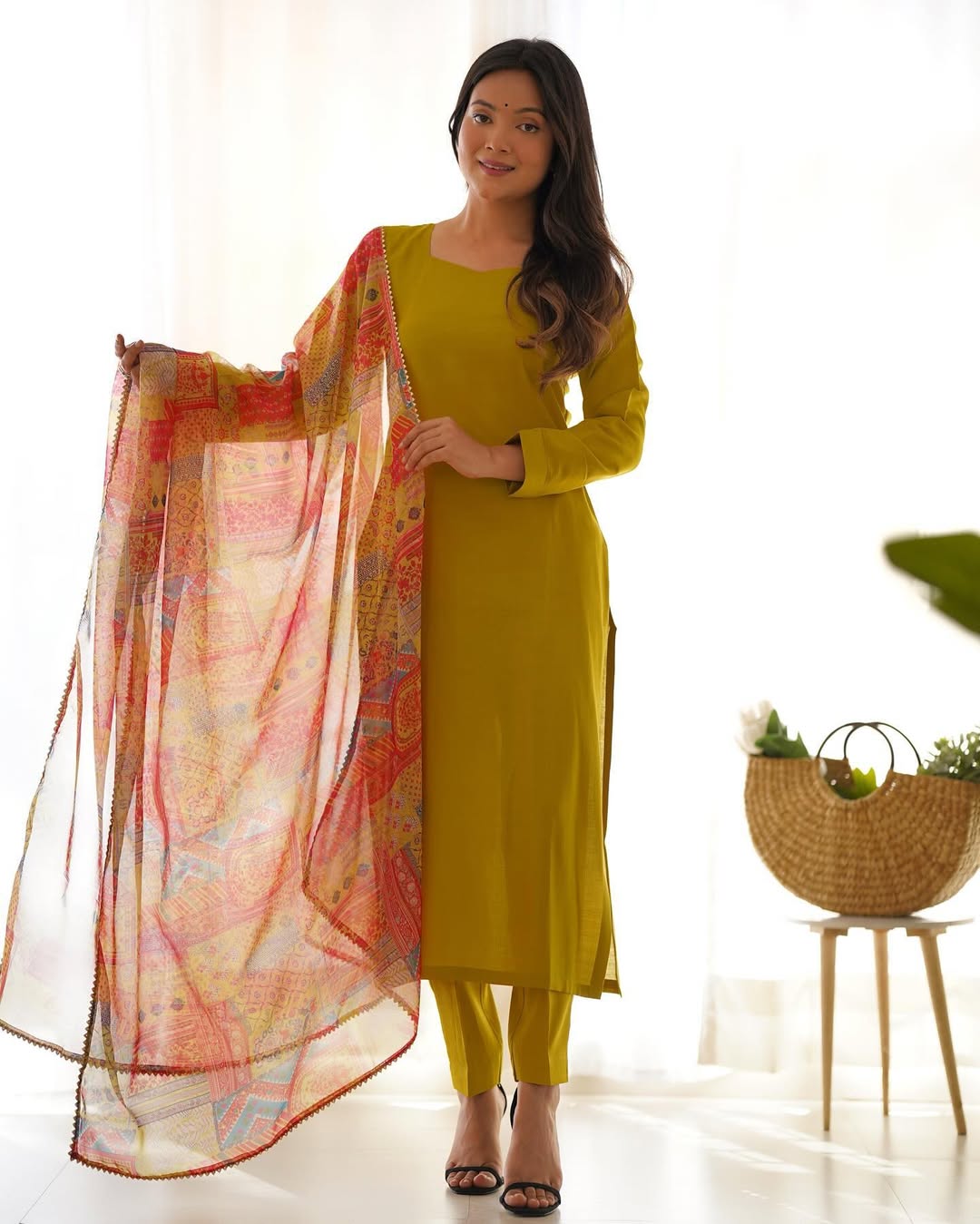 Vedanya Viscose Yellow Straight Kurti Set