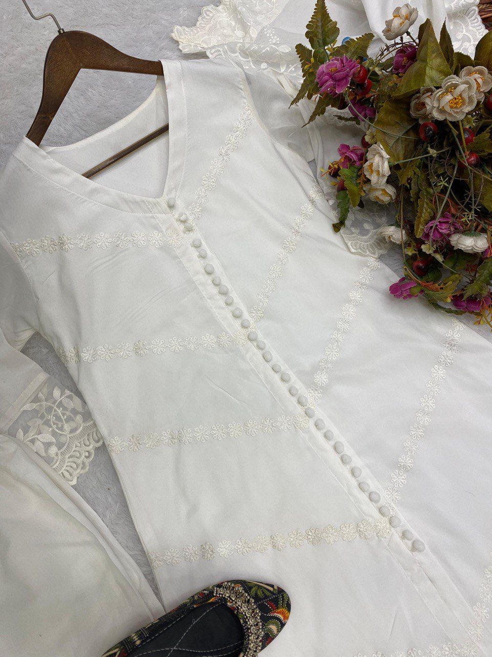 Prabhavati White Muslin Embroidered Kurti Set